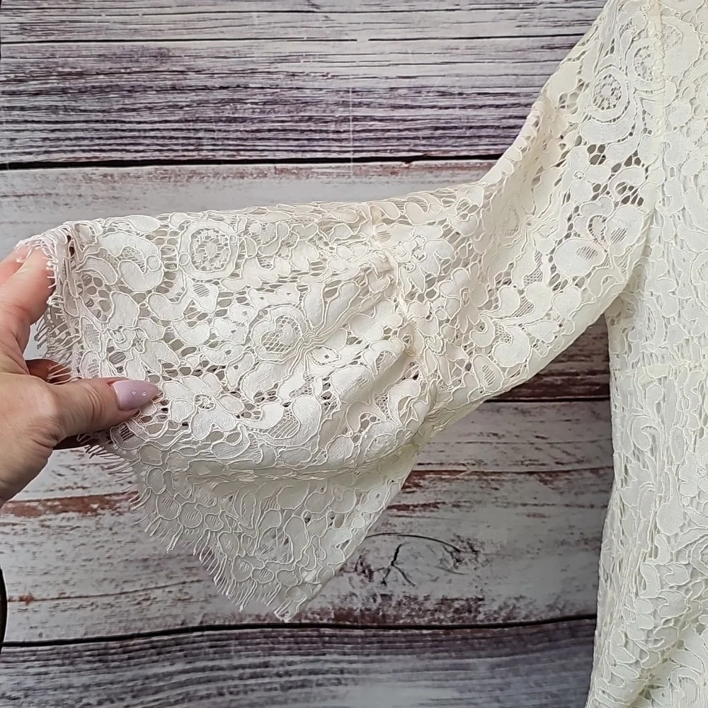 NEW H&M IVORY LACE LINED 3/4 FLARE SLEEVE PULLOVER BLOUSE